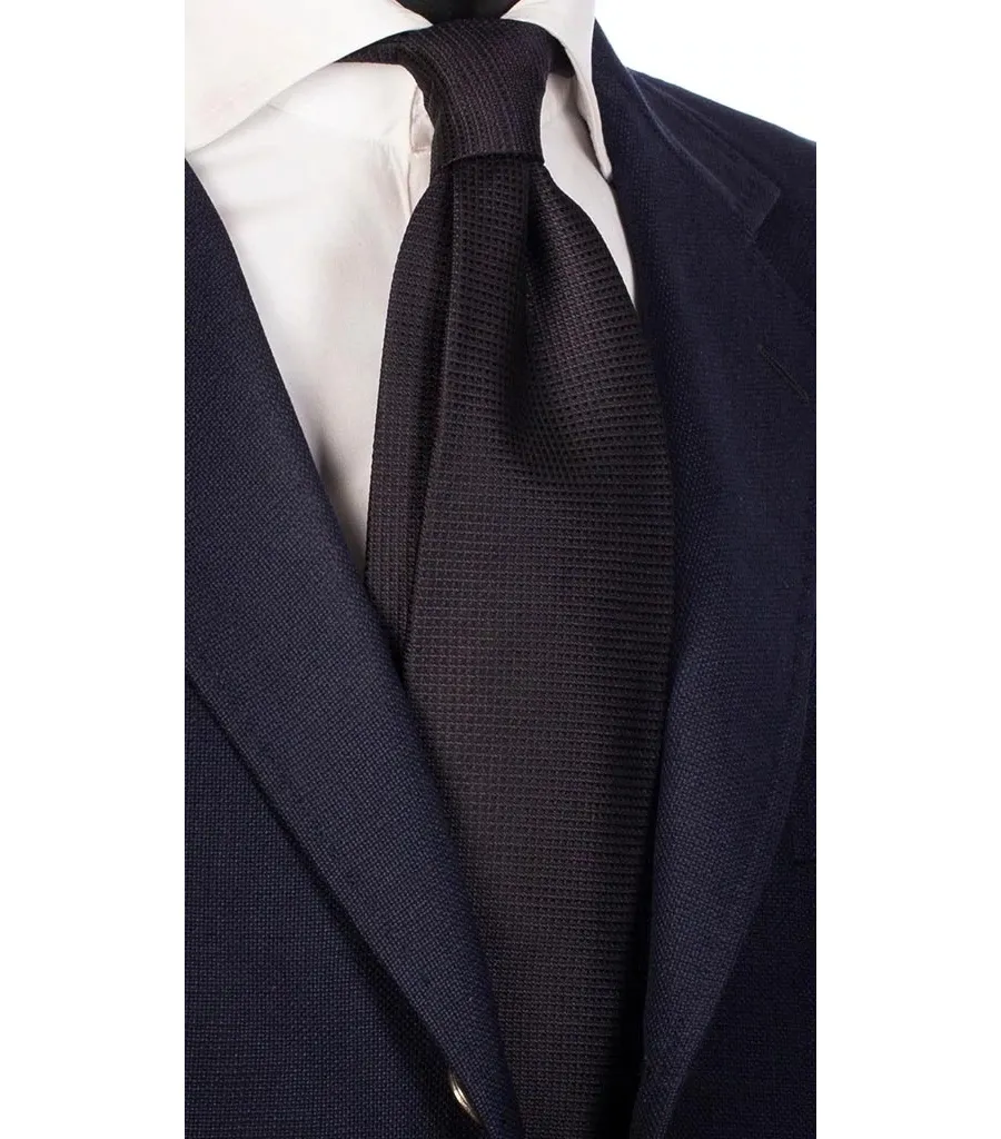 obrazek 1 Ciemnoniebieski, elegancki krawat w mikrokostkę