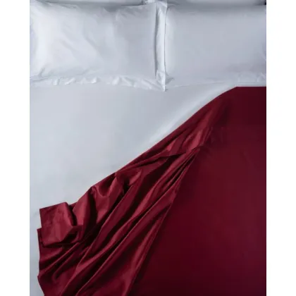 Zdjęcie Bordowe prześcieradło z satyny bawełnianej