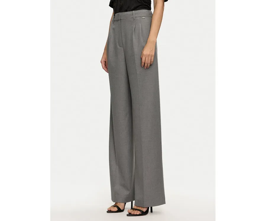 obrazek 1 Guess Spodnie materiałowe W4BB02 WGIF2 Szary Relaxed Fit