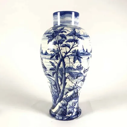 Zdjęcie Ceramiczny wazon 1976 z bogatą dekoracją krajobrazu jeziora z łodziami