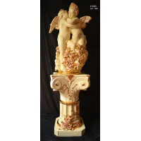Zdjęcie Cudowna dekoracja ceramiczna - kolumna z parą aniołów