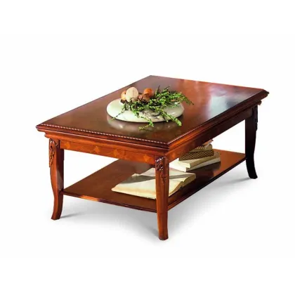 Zdjęcie Antyczny stolik kawowy w kolorze naturalnego drewna