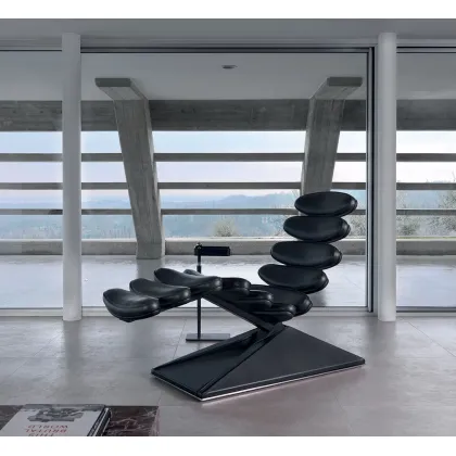 Zdjęcie Innowacyjny i nowoczesny szezlong relaksacyjny ze skóry – Mascheroni