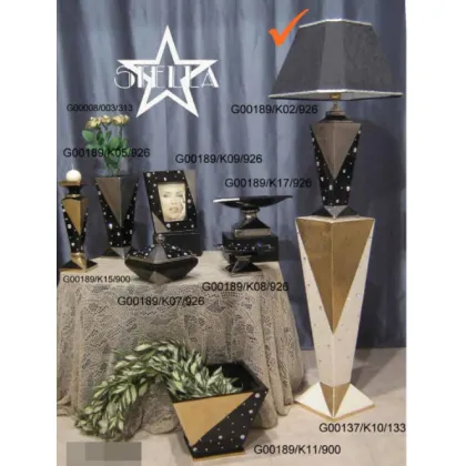 Picture A stunning ceramic lamp in black platinum