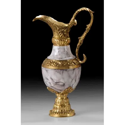 Zdjęcie Niesamowita amfora z brązu