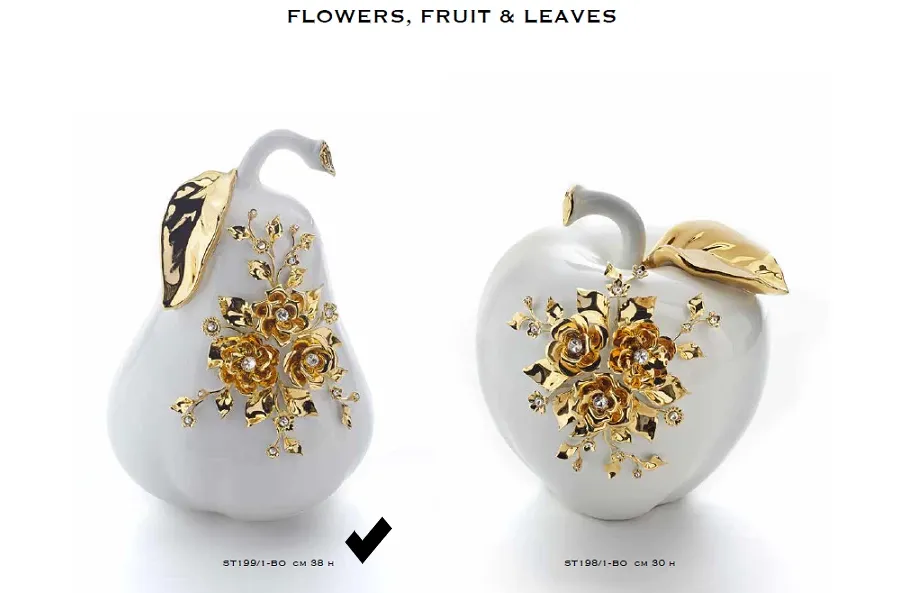 picture 1 A unique ceramic pear with golden flowers - Bruno Costenaro