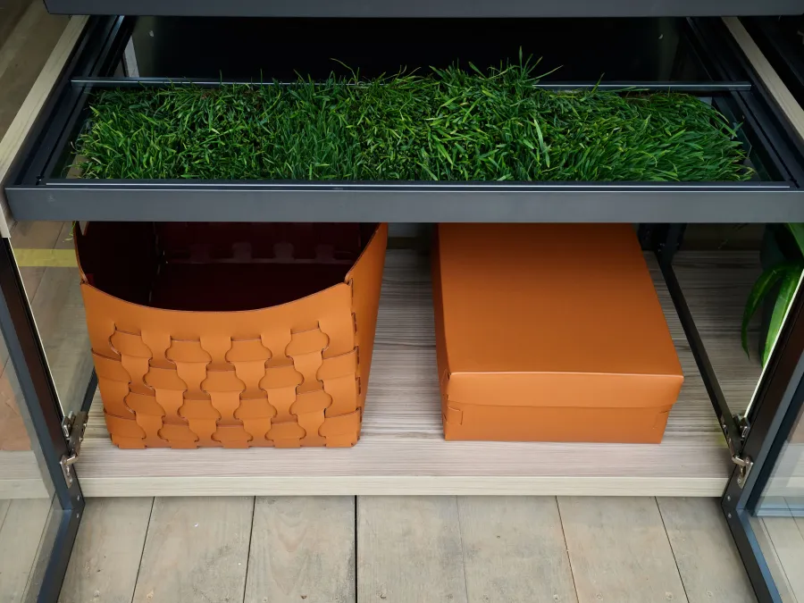 obrazek 2 Czarny kosz Dubai 35x40xH30 cm z plecionymi skórzanymi bokami