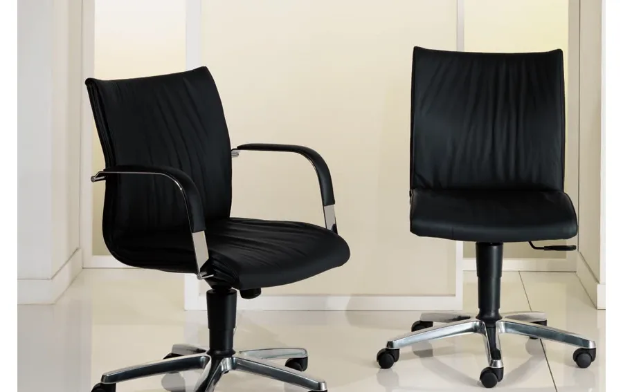 picture 2 Office chair R.2001 and R.2002