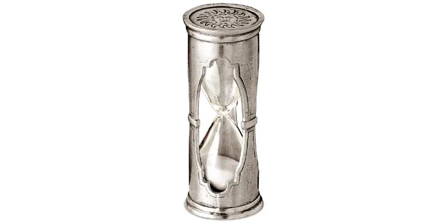 picture 1 Elegant hourglass