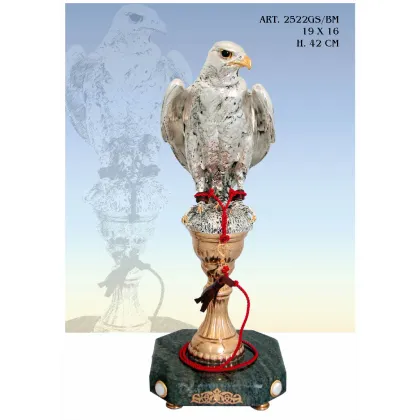 Zdjęcie Włoska figura orła na złotej podstawie