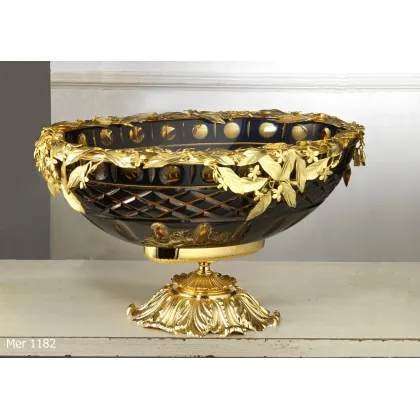 Zdjęcie Piękna misa z grawerowanego kryształu i złoconego brązu