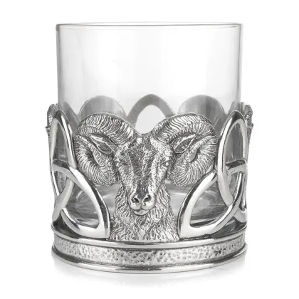 Zdjęcie Szklanka do whisky ze zdobieniem w formie barana – prezent na szczególną okazję