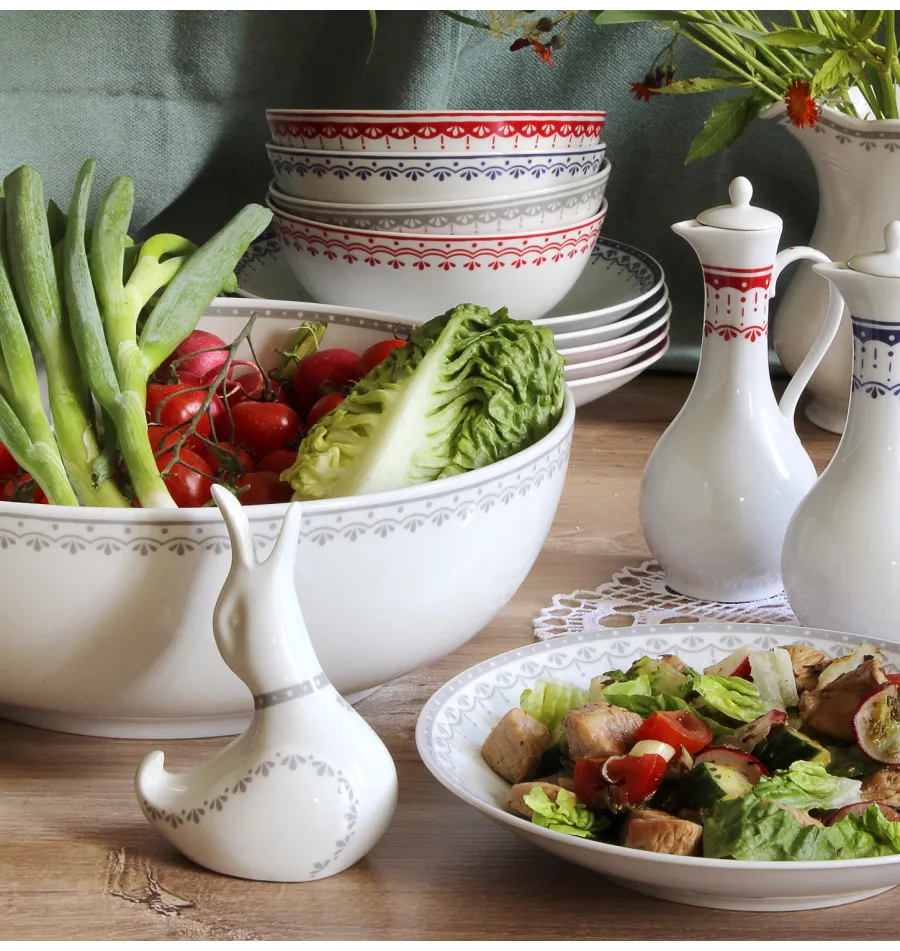 obrazek 2 Piękna miska z porcelany zdobiona niebieskim ornamentem z kolekcji HyggeLine - wariant 3 – Leander