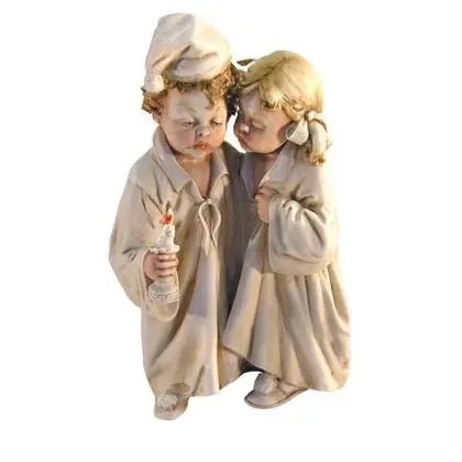 Zdjęcie Porcelanowa figurka dzieci w koszulach nocnych