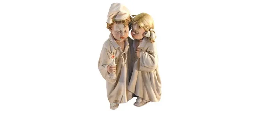 obrazek 1 Porcelanowa figurka dzieci w koszulach nocnych