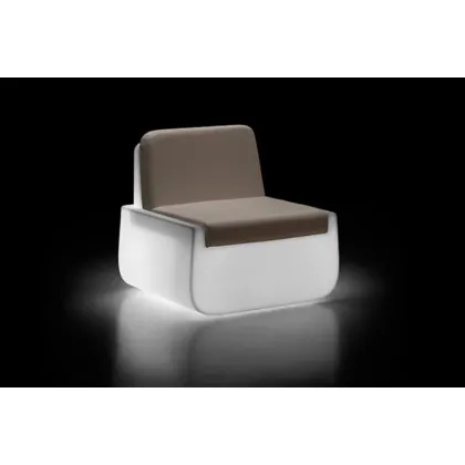 Zdjęcie Designerski fotel w stylu minimalistycznym do nowoczesnych ogrodów i apartamentów podświetlany lampą led - Plust