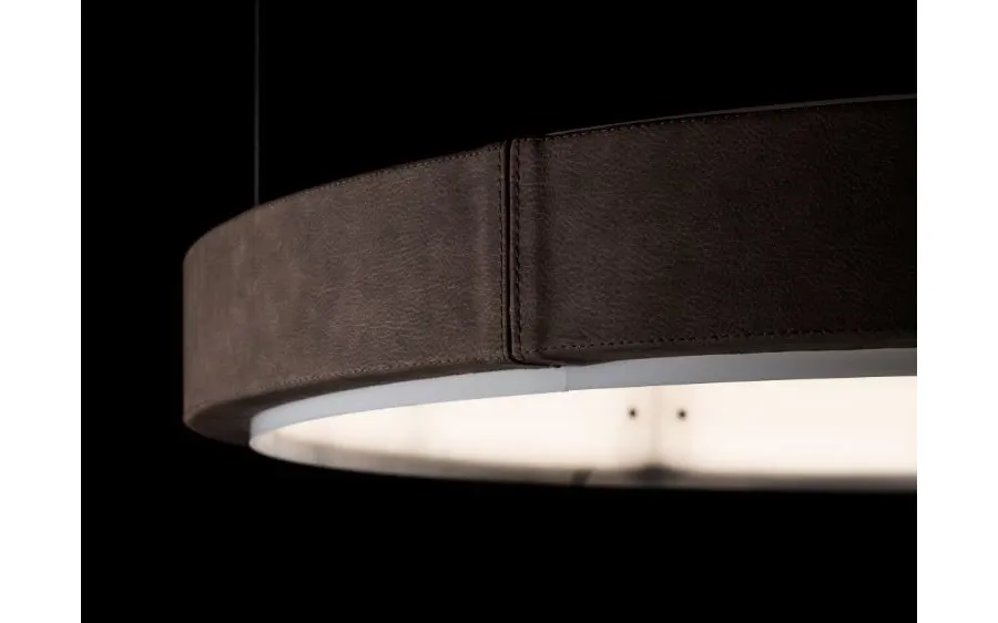 obrazek 1 Piękna lampa sufitowa w formie pierścienia pokrytego ekoskórą ze światłem LED wewnątrz - Il Paralume Marina