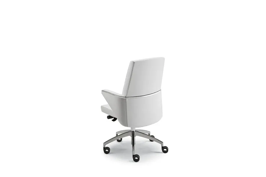 picture 9 Zeus armchair made of top quality leather
