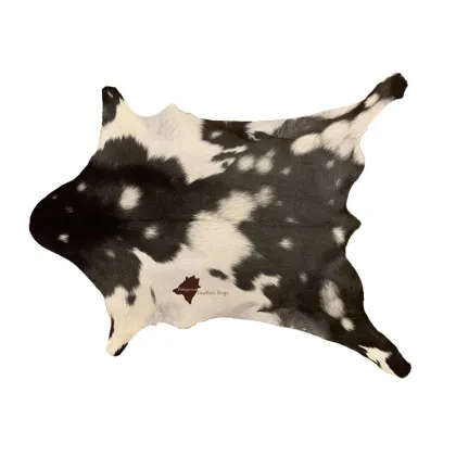 Zdjęcie Efektowny skórzany dywan do stylowych wnętrz