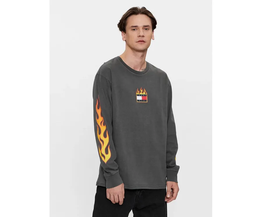 obrazek 1 Tommy Jeans Longsleeve Burning Badge DM0DM17741 Szary Relaxed Fit