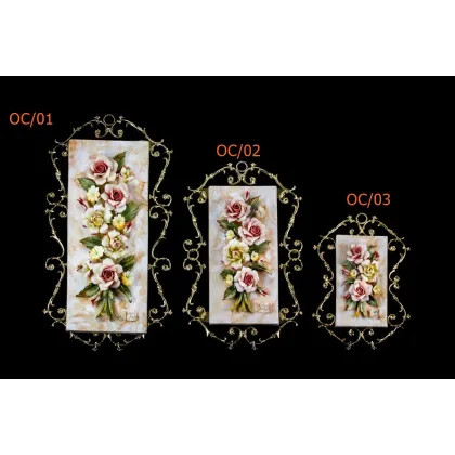 Picture Elegant brass frame with porcelain flowers