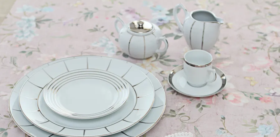 obrazek 2 Oryginalny komplet zastawy stołowej z porcelany dla 12 osób - Porcel