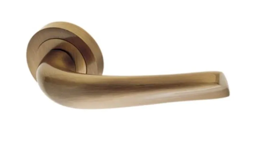 obrazek 9 Chromowana klamka drzwiowa Surf