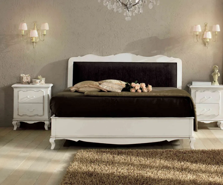 obrazek 1 Włoskie łóżko małżeńskie z tapicerowanym zagłówkiem - Interiors Italia