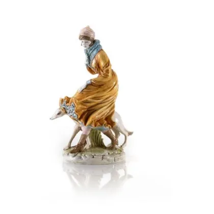 Zdjęcie Figurka kobiety z chartem smaganej wiatrem wykonana z ceramiki - Ceramiche ML
