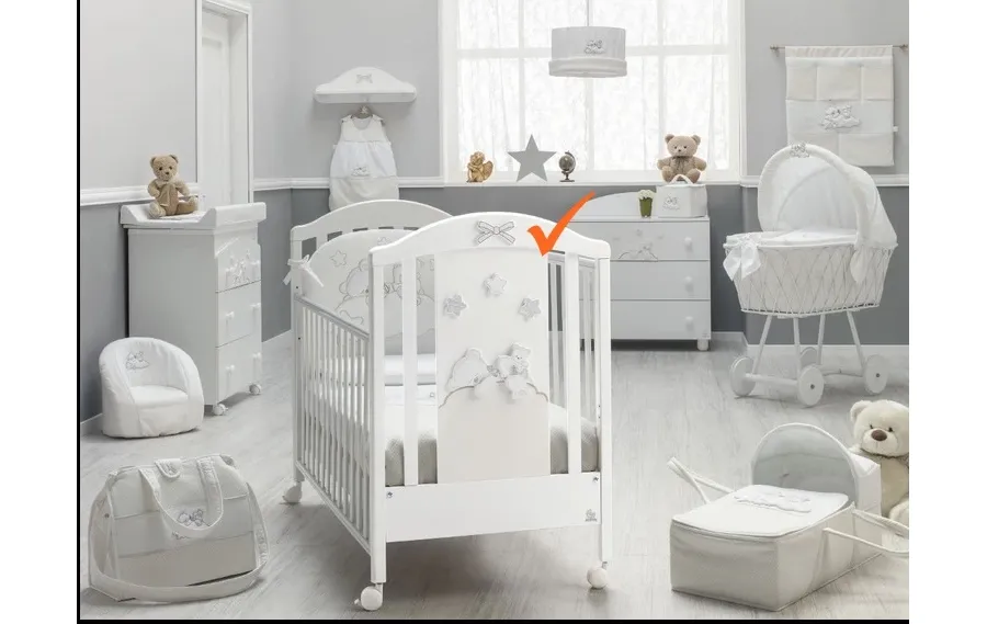 obrazek 1 Urokliwe łóżeczko dla niemowlaka - Italbaby