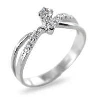 Zdjęcie Pierścionek Solitaire w kolorze złotym z brylantem z kolekcji Marilyn i brylantami na trzonie