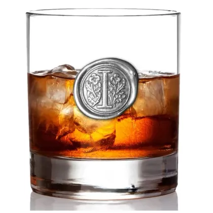 Zdjęcie Prestiżowy prezent z Anglii - szklanka do whisky z ozdobną literą
