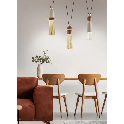 Zdjęcie Oryginalna lampa wisząca o niepowtarzalnym wyglądzie