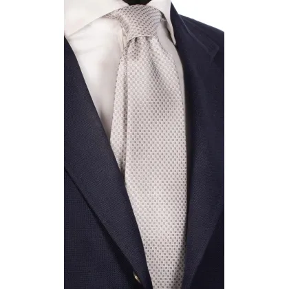 Zdjęcie Srebrnoszary, ceremonialny krawat w delikatną, cieniowaną kostkę