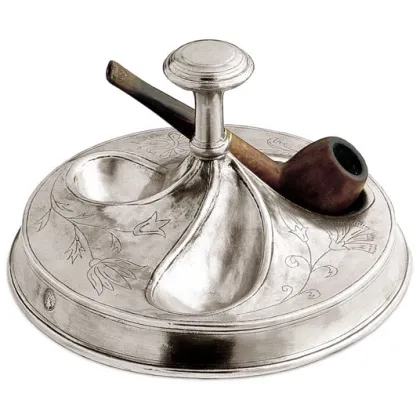 Picture Elegant pipe stand