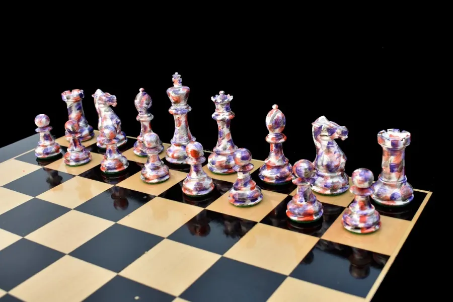obrazek 4 Oryginalne fioletowo-białe figury do królewskiej gry - The Chess Empire