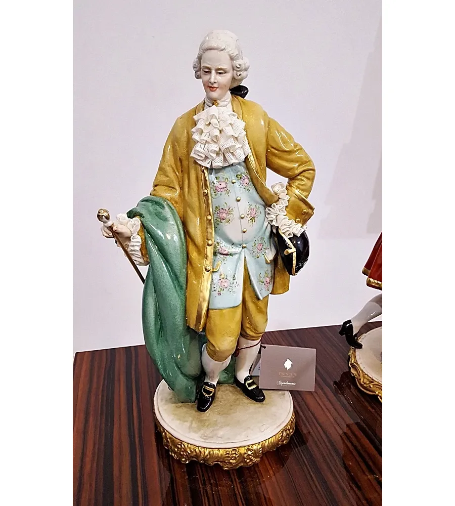 obrazek 8 Luksusowa figurka mężczyzny z porcelany