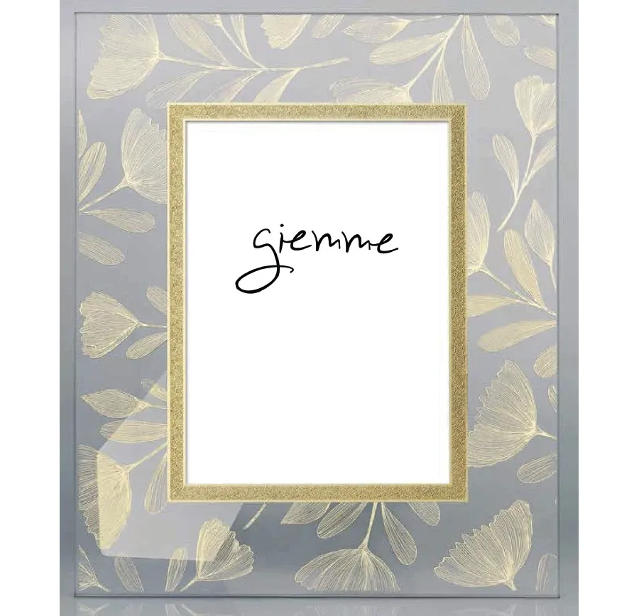 obrazek 1 Ramka na zdjęcia 13х18 cm zdobiona subtelnym złotym motywem kwiatów