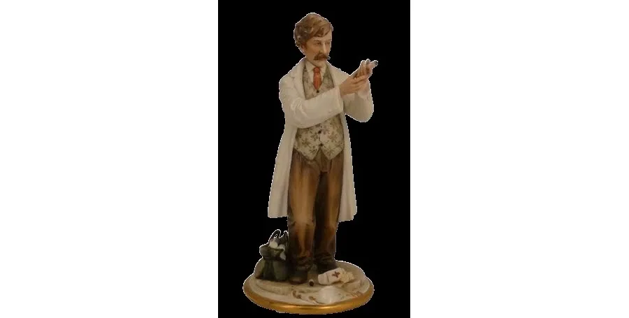 obrazek 1 Elegancka figurka doktora