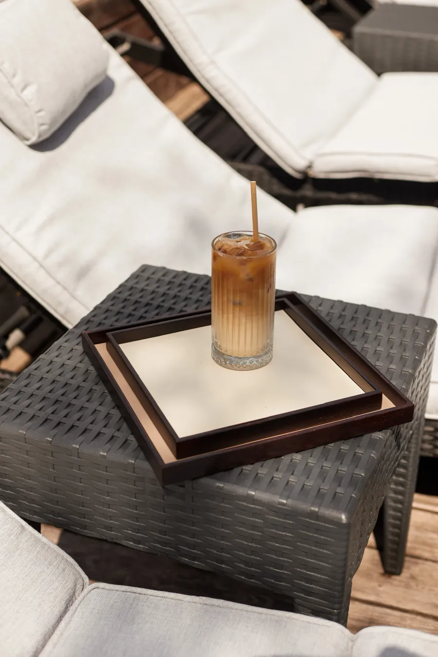 obrazek 2 Unikalna czarna skórzana taca Mondo 30x30xH3 cm