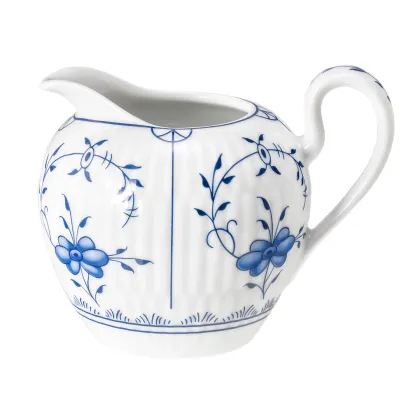 Picture Decorated porcelain cream jug from Germany - Tettau