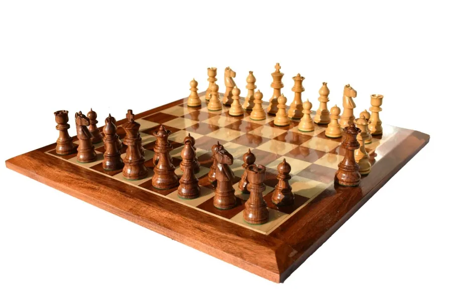 obrazek 1 Stylowa drewniana plansza z pionkami do gry w szachy idealna na prezent - The Chess Empire