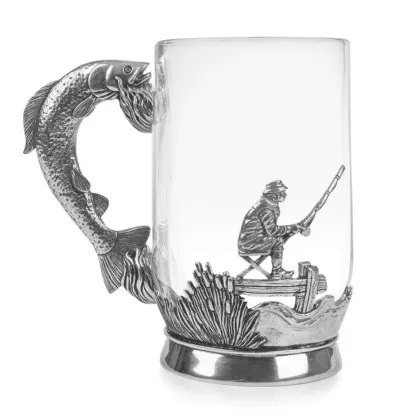 Zdjęcie Kufel szklany z wędkarzem – stylowy prezent dla wędkarza