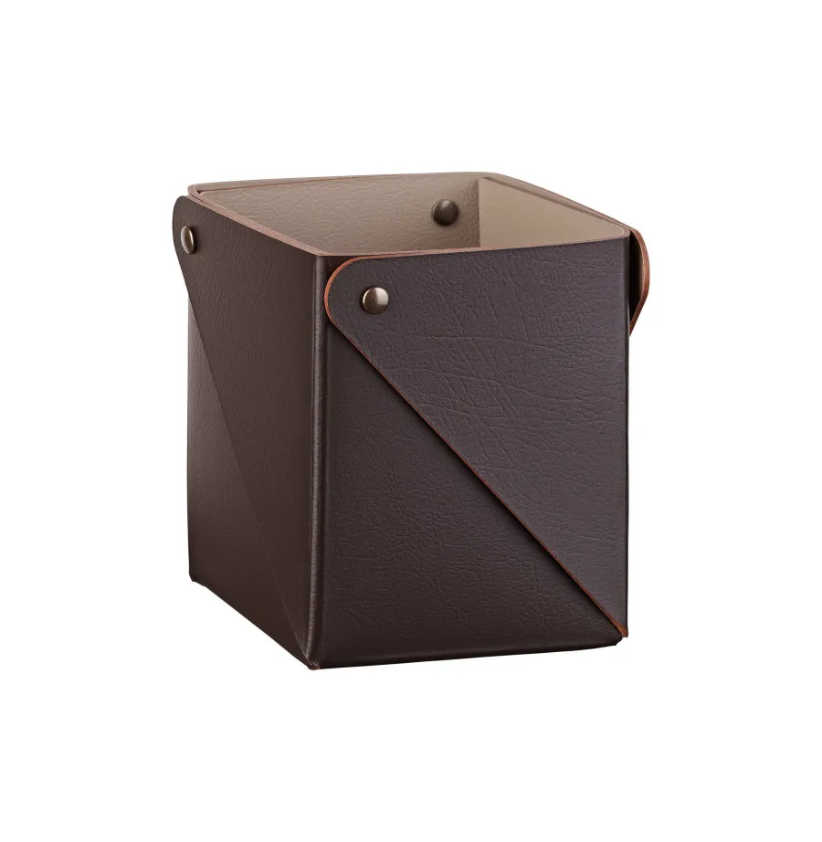 obrazek 1 Skórzany pojemnik na przybory biurowe 8х8хH10,5 cm w kolorze czekoladowym