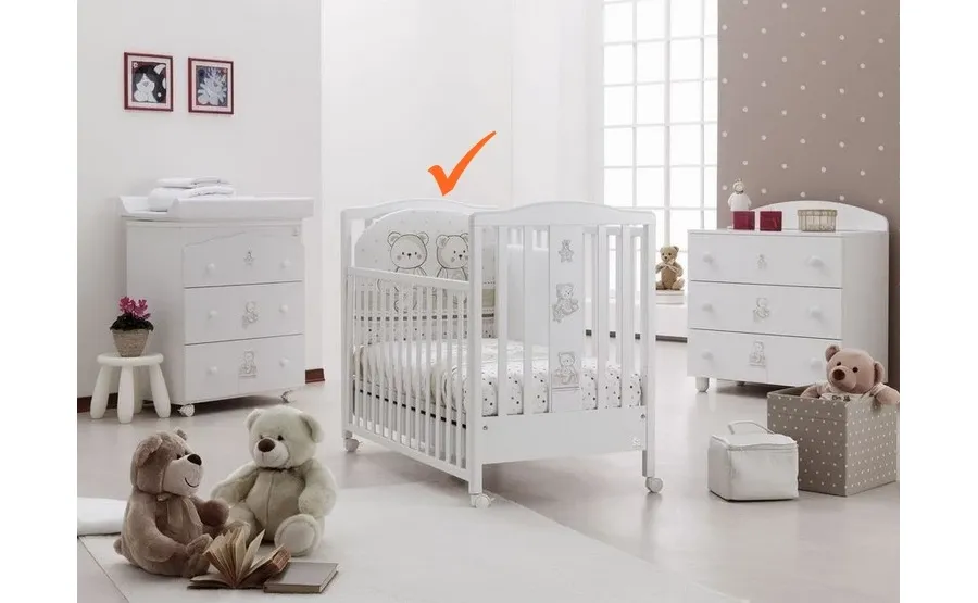 obrazek 1 Eleganckie łóżeczko niemowlęce - Italbaby