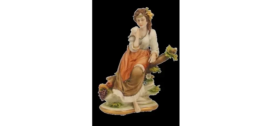 obrazek 1 Jesienna figurka z porcelany