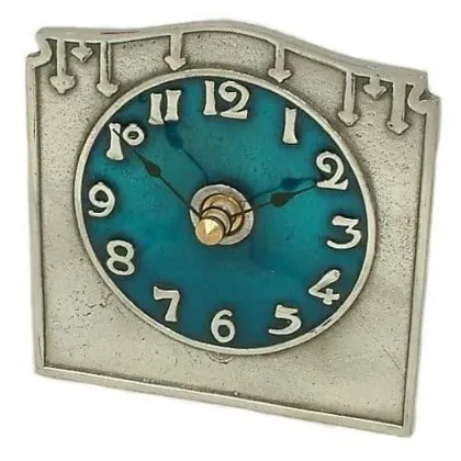 Zdjęcie Niepowtarzalny zegar Archibalda Knoxa model 8 wykonany z pewteru – prezent dla niego lub dla niej