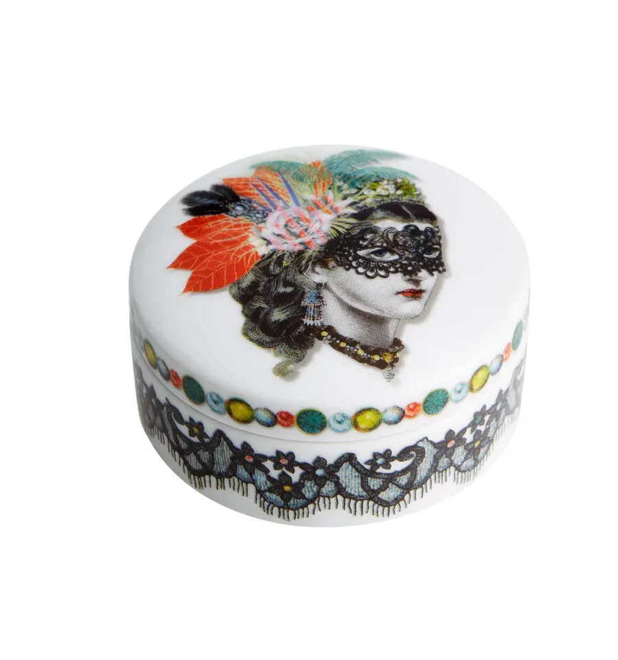 obrazek 1 Porcelanowy mały okrągły pojemnik Mamzelle Scarlet - Vista Alegre
