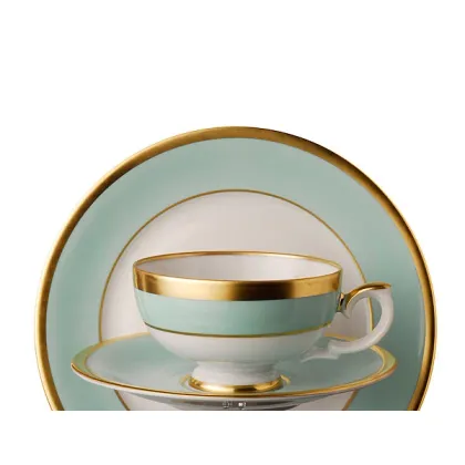 Zdjęcie Klasyczna porcelanowa filiżanka na kawę