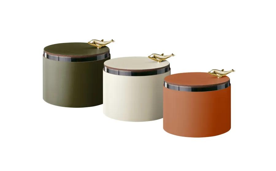 obrazek 2 Eleganckie skórzane pudełko Ø15xH10 cm w kolorze waniliowym ze złotym delfinem